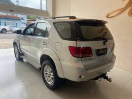 TOYOTA - HILUX SW4 - 2007/2007 - Prata - R$ 113.900,00