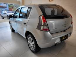 RENAULT - SANDERO - 2013/2014 - Branca - R$ 37.900,00