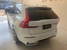 VOLVO - XC60 - 2022/2023 - Branca - R$ 407.900,00