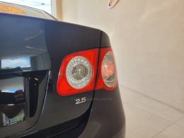 VOLKSWAGEN - JETTA - 2009/2010 - Preta - Sob Consulta