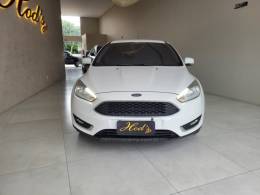 FORD - FOCUS - 2017/2018 - Branca - R$ 68.900,00