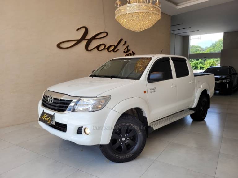 TOYOTA - HILUX - 2014/2014 - Branca - R$ 115.900,00