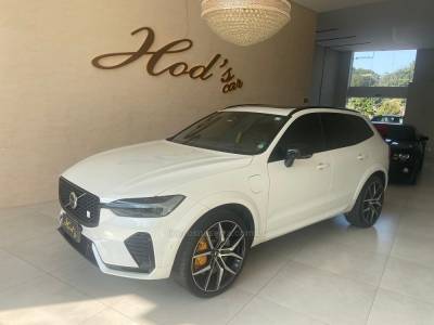 VOLVO - XC60 - 2022/2023 - Branca - R$ 407.900,00