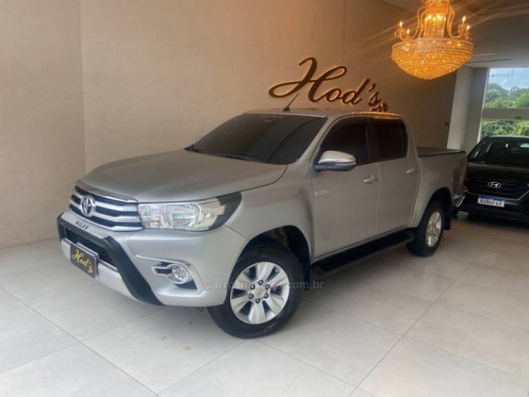 TOYOTA - HILUX - 2018/2018 - Prata - Sob Consulta