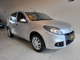 RENAULT - SANDERO - 2013/2014 - Branca - R$ 37.900,00