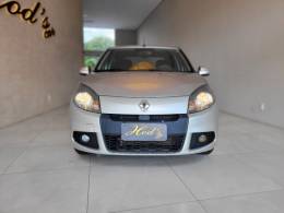 RENAULT - SANDERO - 2013/2014 - Branca - R$ 37.900,00