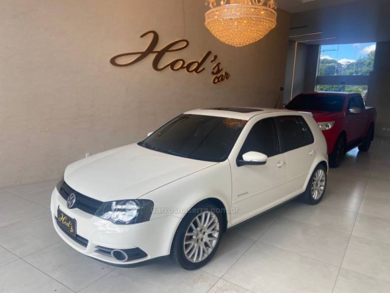 VOLKSWAGEN - GOLF - 2013/2014 - Branca - R$ 69.900,00