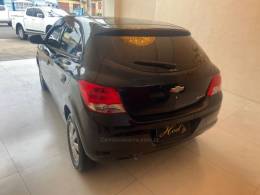 CHEVROLET - ONIX - 2014/2015 - Preta - Sob Consulta