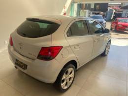 CHEVROLET - ONIX - 2013/2014 - Prata - R$ 51.900,00