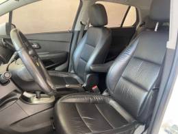 CHEVROLET - TRACKER - 2015/2015 - Branca - R$ 75.900,00