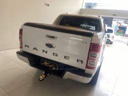 FORD - RANGER - 2016/2017 - Branca - R$ 152.900,00