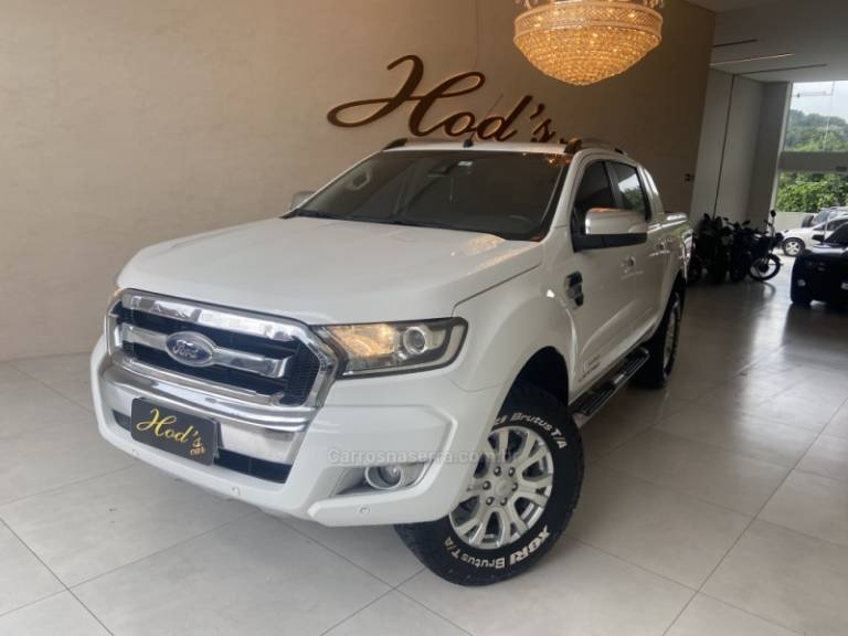 FORD - RANGER - 2016/2017 - Branca - R$ 152.900,00