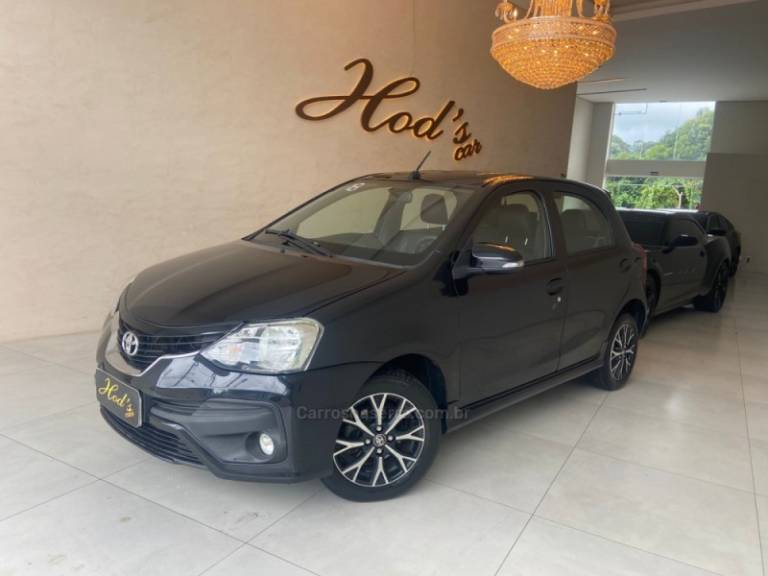 TOYOTA - ETIOS - 2017/2018 - Preta - Sob Consulta