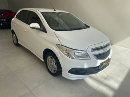 CHEVROLET - ONIX - 2013/2013 - Branca - Sob Consulta