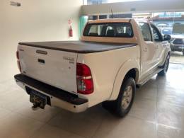 TOYOTA - HILUX - 2015/2015 - Branca - R$ 120.900,00