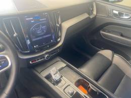 VOLVO - XC60 - 2022/2023 - Branca - R$ 407.900,00