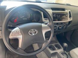 TOYOTA - HILUX - 2014/2015 - Branca - Sob Consulta