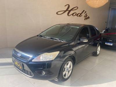 FORD - FOCUS - 2011/2012 - Preta - R$ 39.900,00